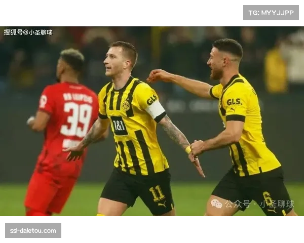 多特蒙德俱乐部举办青少年防守训练营,强调位置感和一对一技巧 多特蒙德俱乐部举办青少年防守训练营,强调位置感和一对一技巧