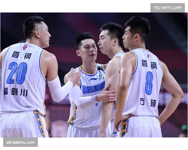 【2026年4月CBA联赛高位压迫体系趋势报告·赛前·动态深圳队加练破紧逼战术，贺希宁担任模拟进攻发起点